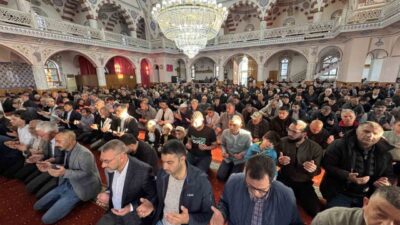 Konya’nın Kulu ilçesinde bayram namazında camiler doldu. Kulu’da Kurban Bayramı