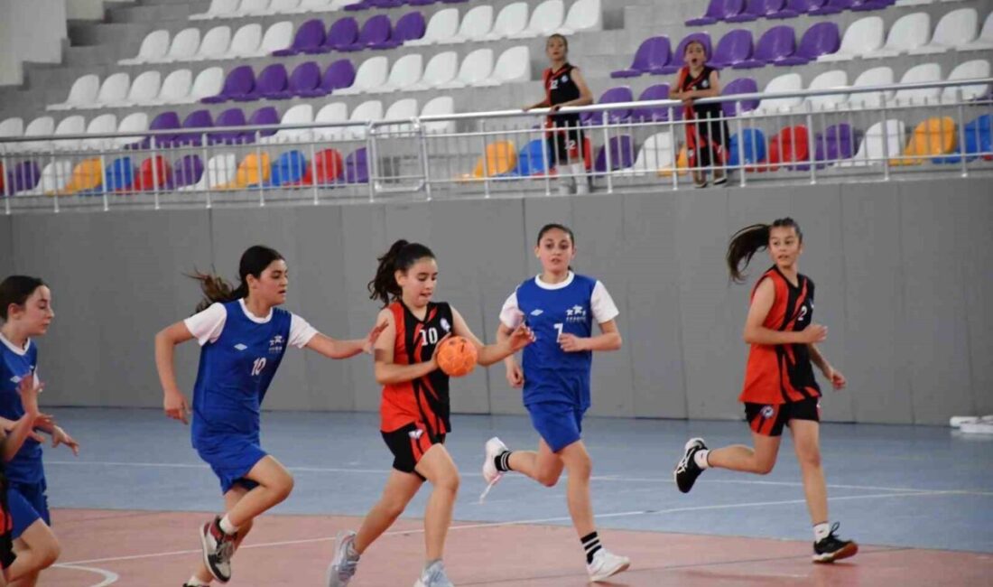 Afyonkarahisar’da gerçekleştirilen ‘Kulüpler Hentbol Minik Kızlar İl Birinciliği Müsabakaları’ sona