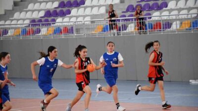Afyonkarahisar’da gerçekleştirilen ‘Kulüpler Hentbol Minik Kızlar İl Birinciliği Müsabakaları’ sona