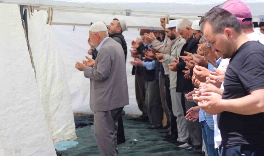 Türkiye’nin en kurak yörelerinden biri olan Konya’nın Karapınar ilçesinde vatandaşlar,