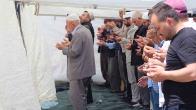 Türkiye’nin en kurak yörelerinden biri olan Konya’nın Karapınar ilçesinde vatandaşlar,