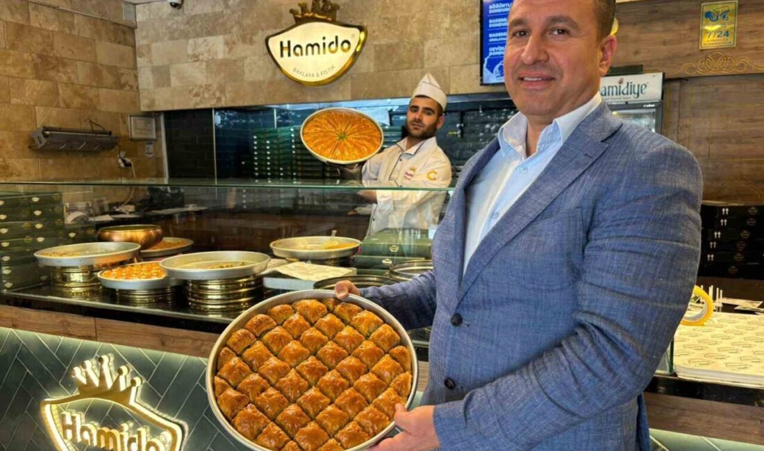 Kurban Bayramı öncesi Gaziantep’teki baklavacılarda yoğunluk artarken, artan taleplere yetişmeye