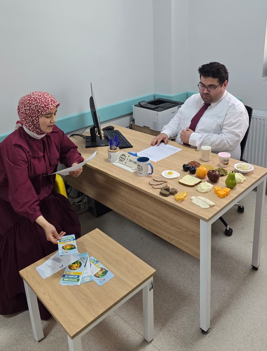 Tavas Sağlıklı Hayat Merkezi’nde görevli Diyetisyen Tuncay Karabaş, kurban bayramında