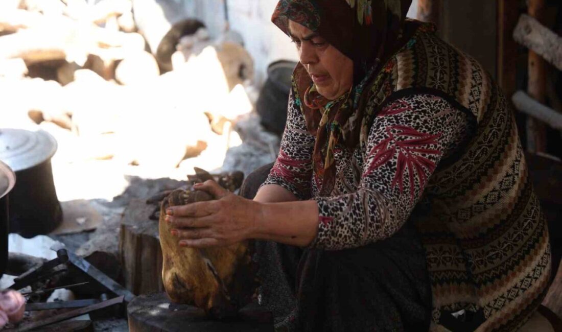 Kurban Bayramı’nda kurbanlarını kesen vatandaşlar kelle paça hazırlığı için ocak