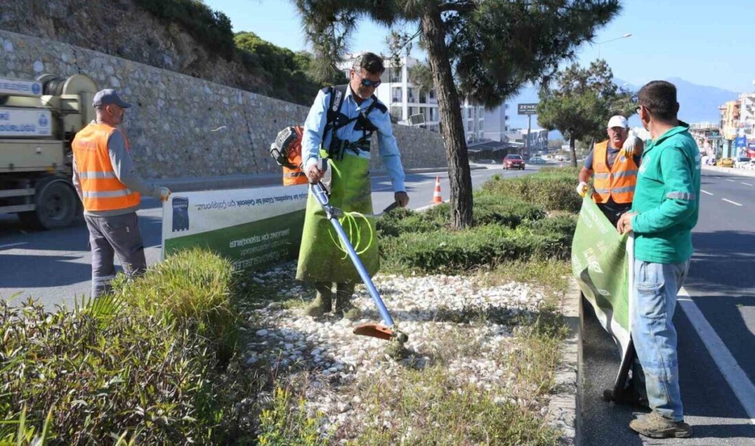 Kuşadası Belediyesi Park ve Bahçeler Müdürlüğü ekipleri, yaklaşan Kurban Bayramı