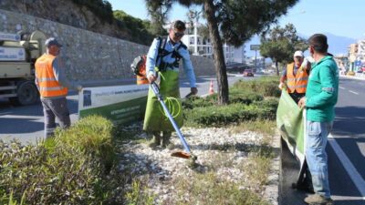 Kuşadası Belediyesi Park ve Bahçeler Müdürlüğü ekipleri, yaklaşan Kurban Bayramı