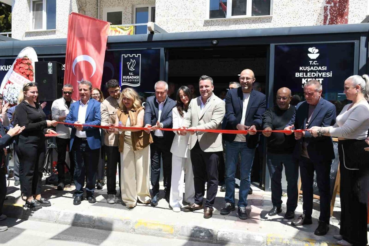 Aydın’ın Kuşadası ilçesinde belediye tarafından hayata geçirilen Kent Lokantası düzenlenen
