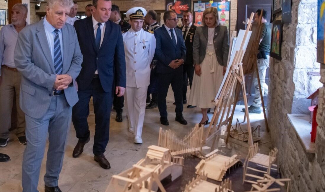 Kuşadası’nda ortaokul öğrencilerinin yıl boyunca hazırladığı 70 eser ve 100