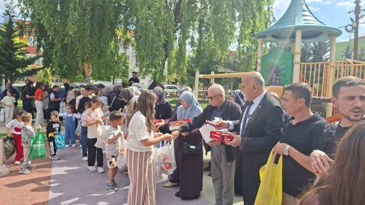 Kütahya’nın Hisarcık ilçesinde çocuklar, Ramazan ve Kurban Bayramı arifelerinde sürdürülen