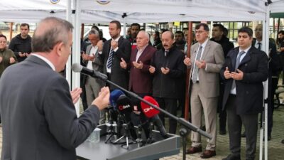 Kütahya Belediyesi tarafından hizmete sunulan Canlı Hayvan Pazarı’nın açılışı gerçekleştirildi.