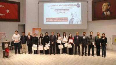 Kütahya’da “Okuyorum Yazıyorum: Safahat Okumaları” projesi kapsamında düzenlenen il finali,