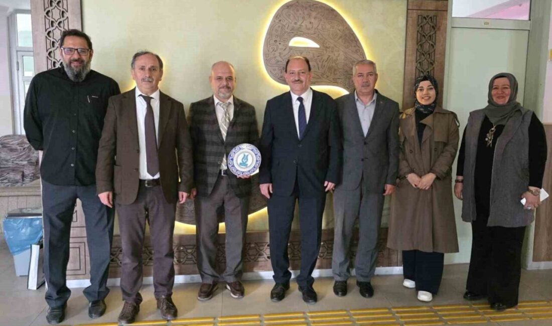 Kütahya Akşemsettin Kız Anadolu İmam Hatip Lisesi tarafından, lise öğrencileri