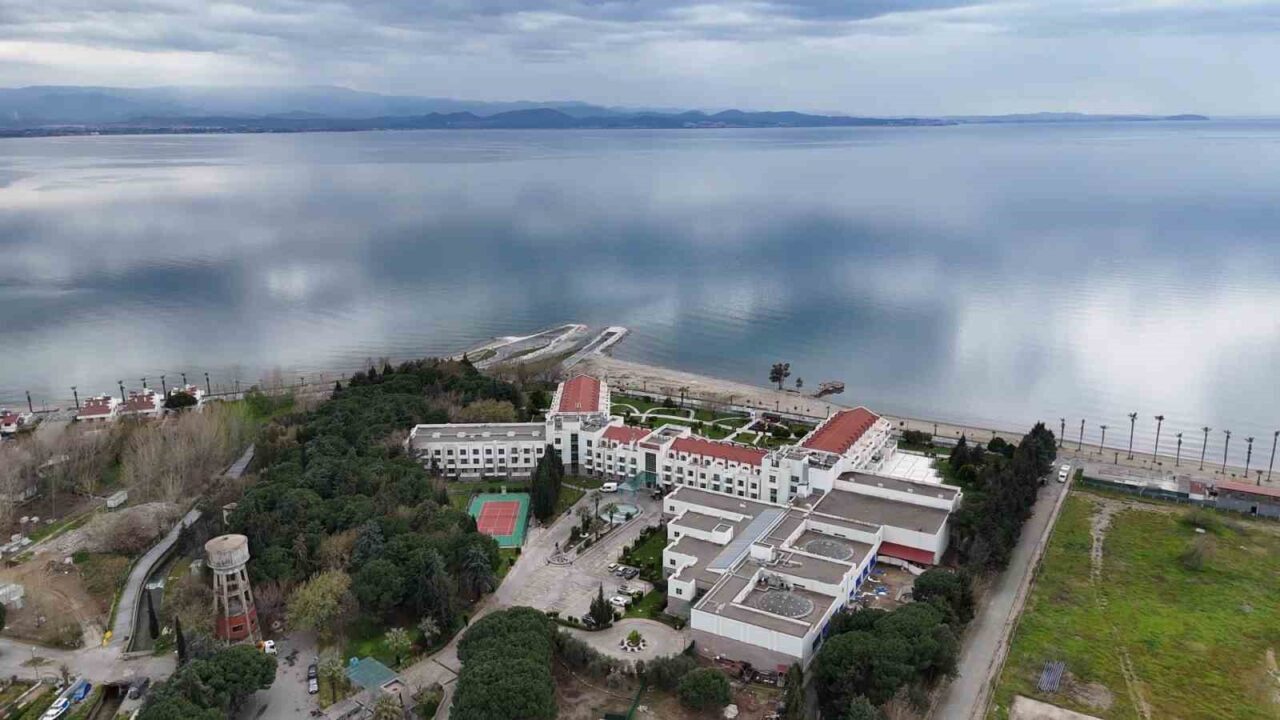 Hükümetin 9 günlük tatil kararı turizm sektöründe memnuniyetle karşılanırken, Edremit