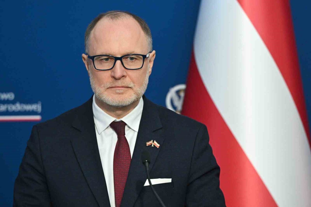 Letonya Savunma Bakanı Andris Spruds, Başbakan Evika Silina’nın 7 Mayıs