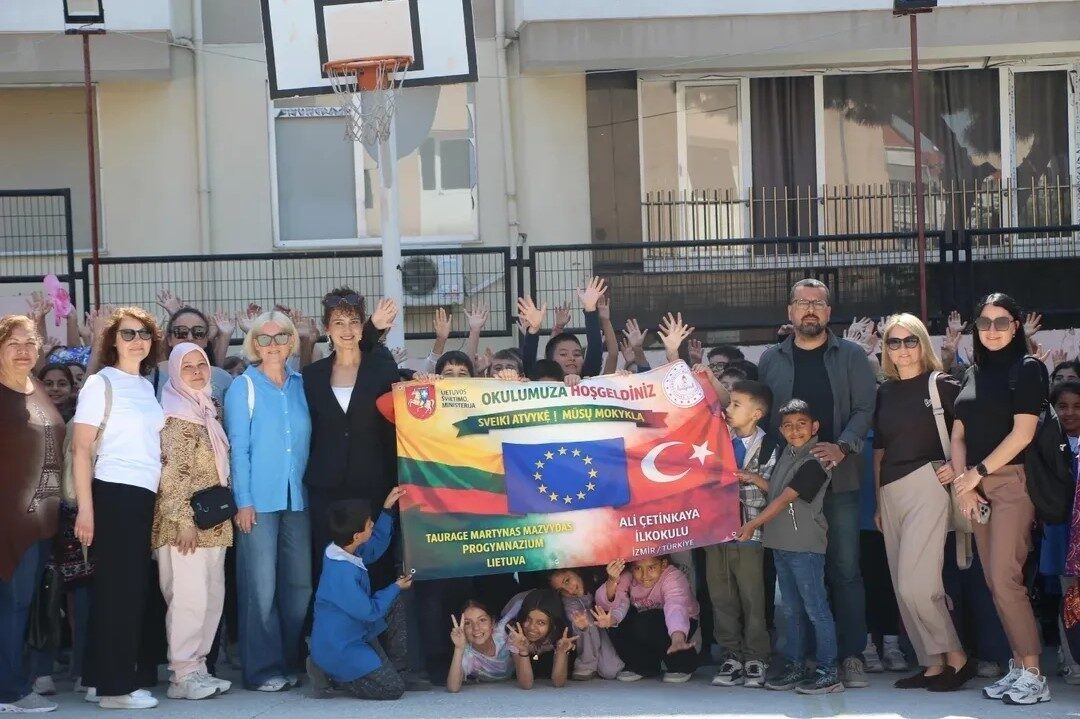 Erasmus+ programı kapsamında Türkiye’ye gelen Litvanyalı öğretmenler, Dikili Ali Çetinkaya