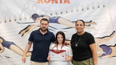 Zonguldak’ta lösemiyi yendikten sonra yüzmeye başlayan 14 yaşındaki down sendromlu