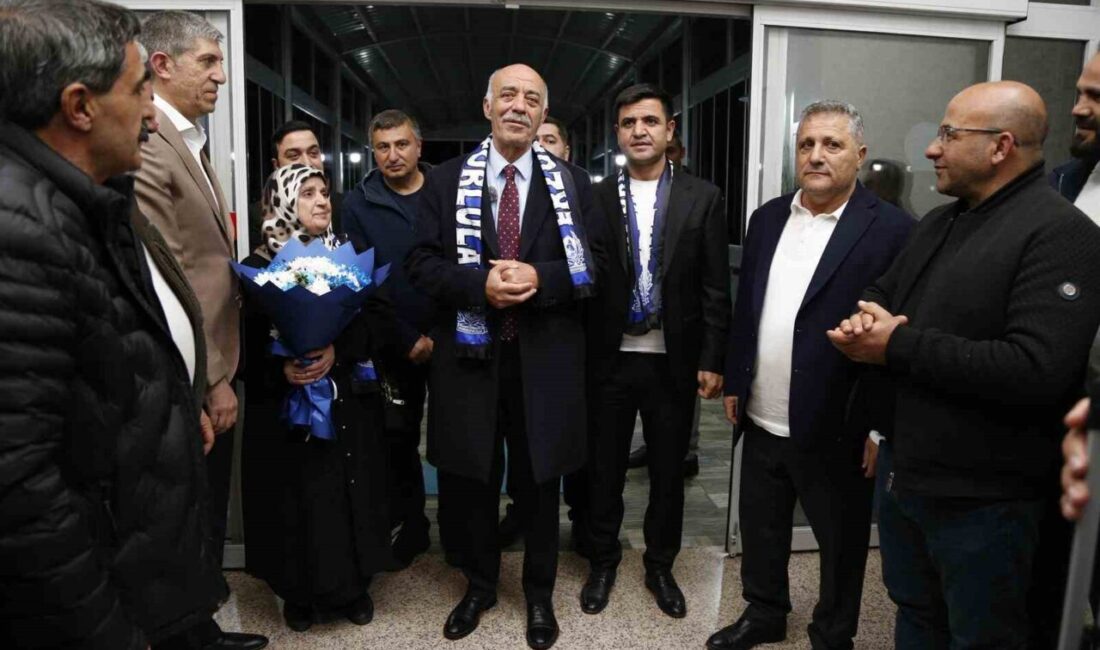 Erzurum’da yoğun katılımla düzenlenen programda ETSO başkanlığına adaylığını açıklayan kent
