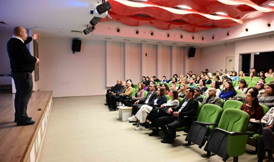 Manisa Büyükşehir Belediyesi bünyesinde faaliyet gösteren MABEM’de görev yapan öğretmenler,