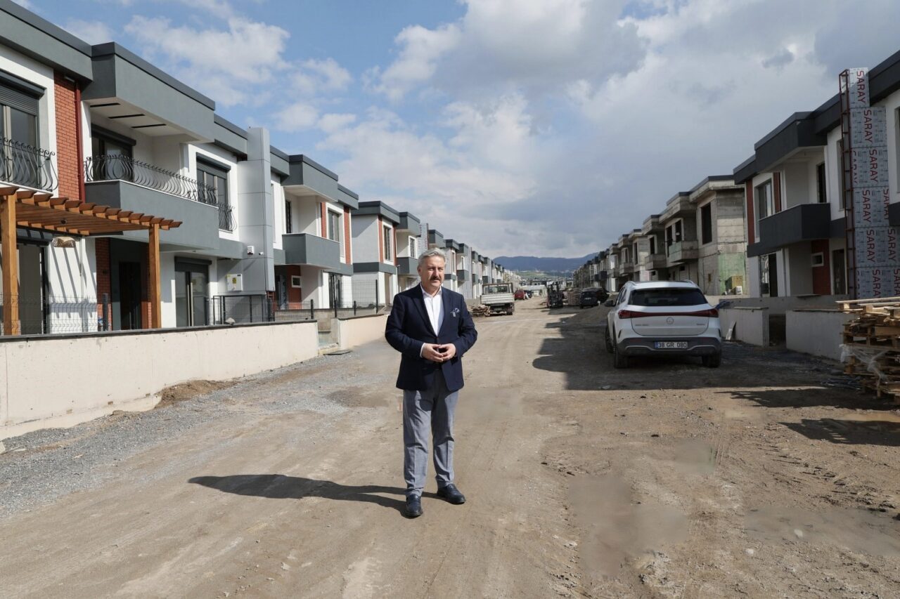 Melikgazi Belediyesi’nin 45 bin metrekare alanda hayata geçirdiği 120 adet