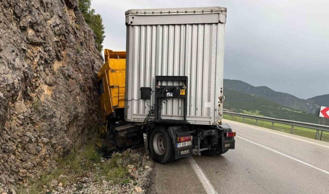 Burdur’un Ağlasun ilçesinde meydana gelen kazada tır sürücüsü yaralandı. Kaza,