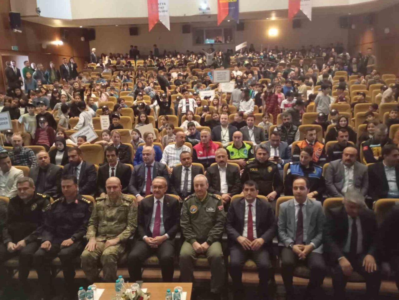 Malatya’da Karayolu Trafik Haftası kapsamında düzenlenen program geniş katılımla gerçekleştirildi.