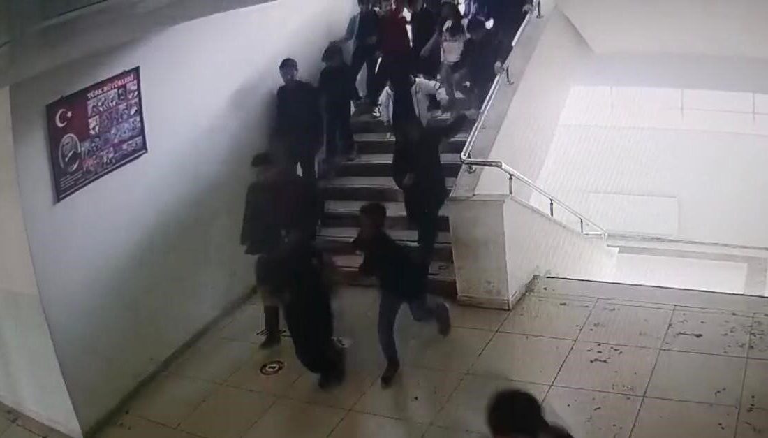 Malatya’da meydana gelen 5.6 büyüklüğündeki deprem kentte paniğe neden olurken,