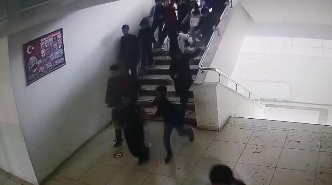 Malatya’da meydana gelen 5.6 büyüklüğündeki deprem kentte paniğe neden olurken,