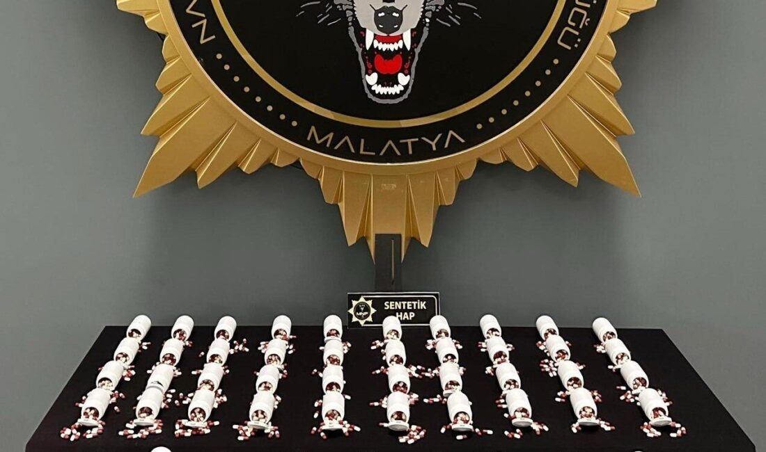 Malatya’da narkotik ekipleri tarafından otogarda yapılan aramada 2 bin 970