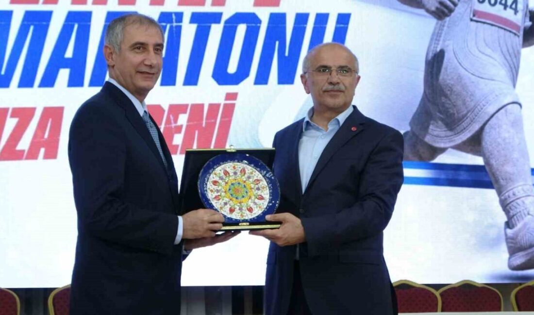 Malatya Büyükşehir Belediyesi ev sahipliğinde Sporda Vefa Gecesi düzenlendi. Gecede