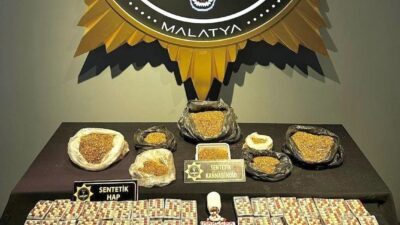 Malatya’da düzenlenen uyuşturucu operasyonunda gözaltına alınan 5 zanlı tutuklandı. Malatya’da,
