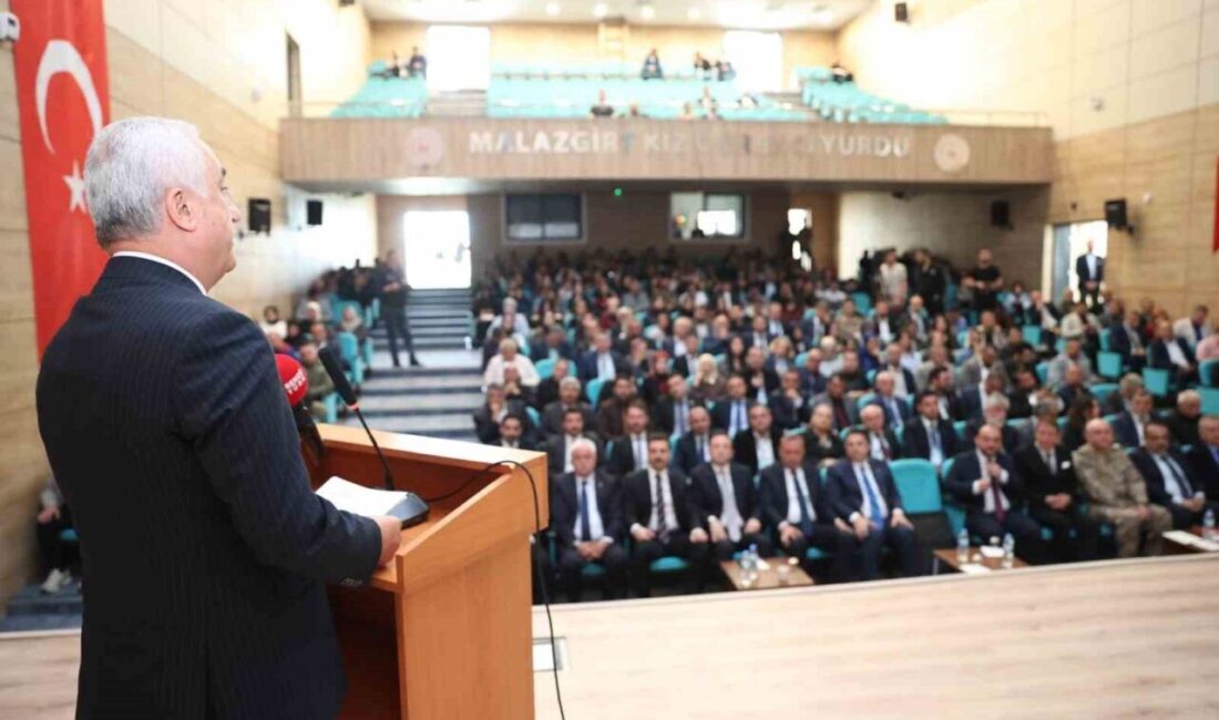 Muş’un Malazgirt ilçesinde düzenlenen sempozyumda, Malazgirt ruhu ve Türk milletinin