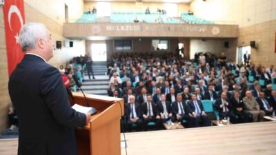 Muş’un Malazgirt ilçesinde düzenlenen sempozyumda, Malazgirt ruhu ve Türk milletinin
