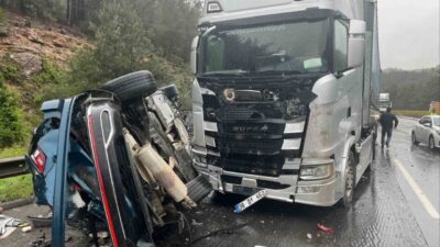 Mersin’in Tarsus ilçesinde 3 aracın karıştığı kazada 1 kişi hayatını