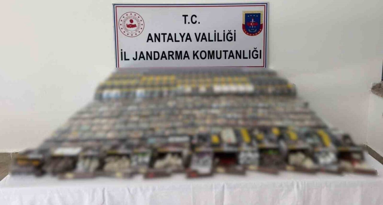 Antalya İl Jandarma Komutanlığınca Manavgat ilçesinde düzenlenen operasyonda 5 bin