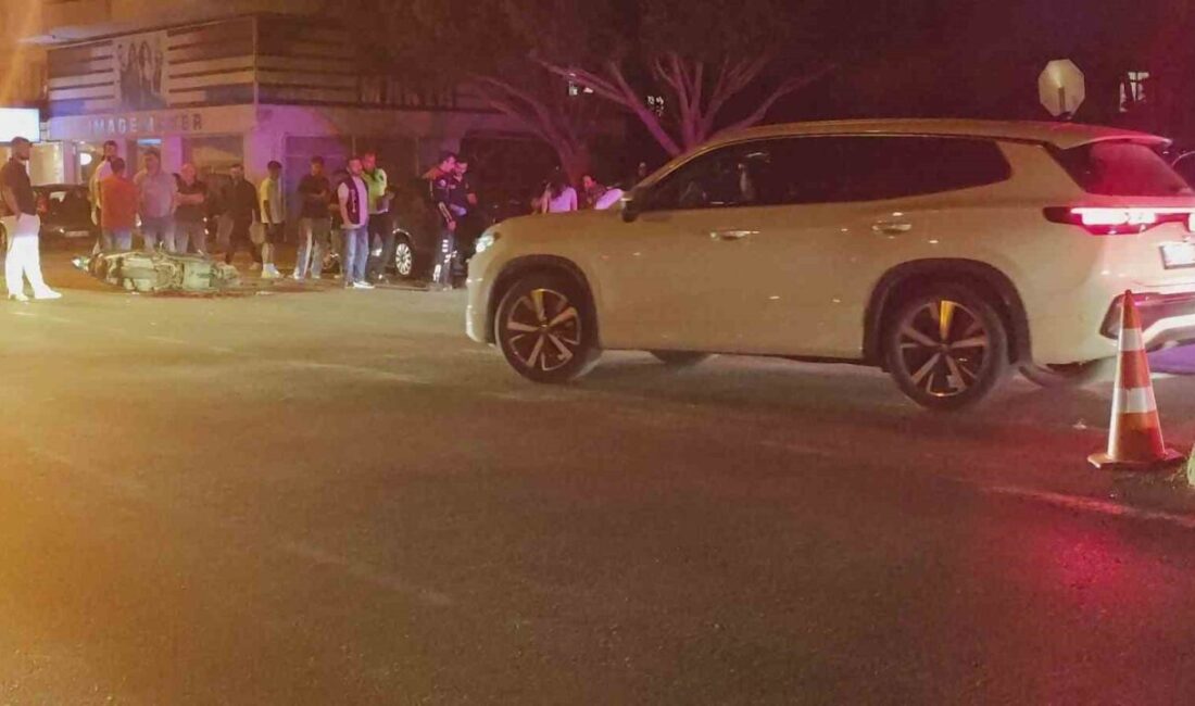 Antalya’nın Manavgat ilçesinde motosiklet ile otomobilin çarpışması sonucu meydana gelen