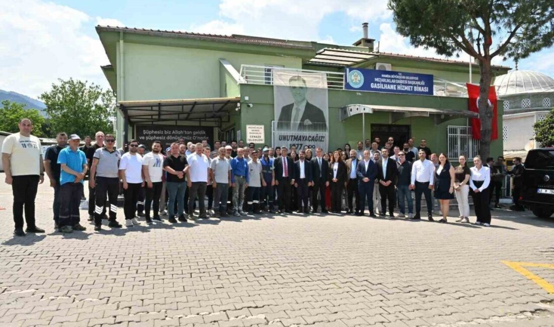Manisa Büyükşehir Belediyesi Genel Sekreteri Burak Deste, Kurban Bayramı vesilesiyle