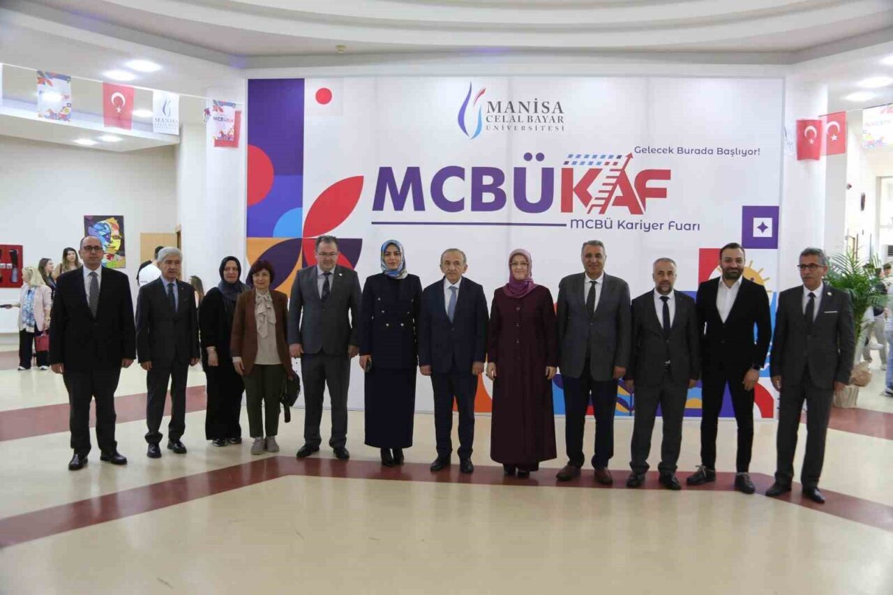 “Gelecek Burada Başlıyor” mottosuyla ilk kez düzenlenen MCBÜKAF’26 Kariyer Fuarı,