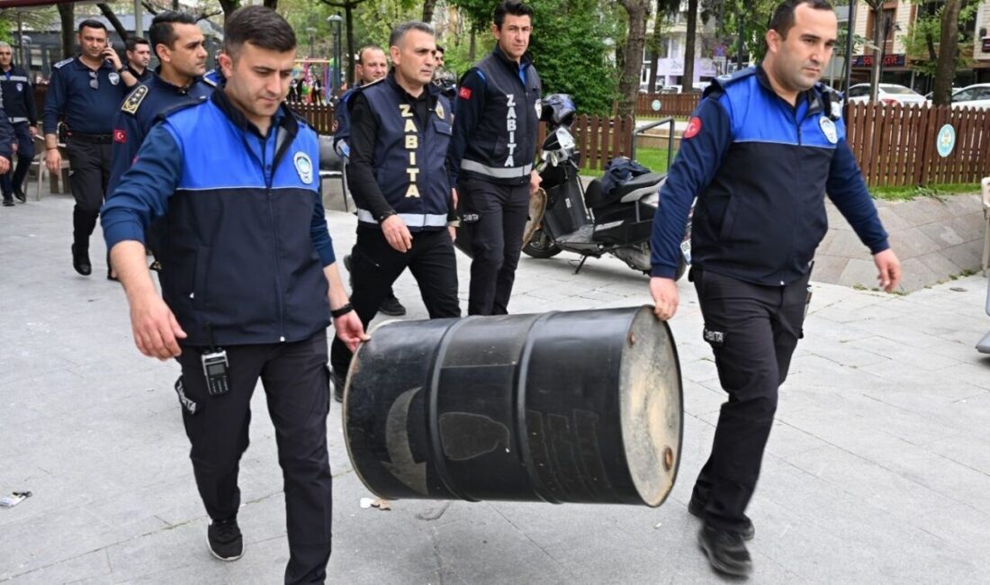 Manisa Büyükşehir Belediyesi, kent merkezinde yaya güvenliğini sağlamak ve görüntü