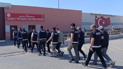 Manisa’nın Salihli ilçesinde polis ekipleri tarafından düzenlenen tefecilik operasyonunda gözaltına