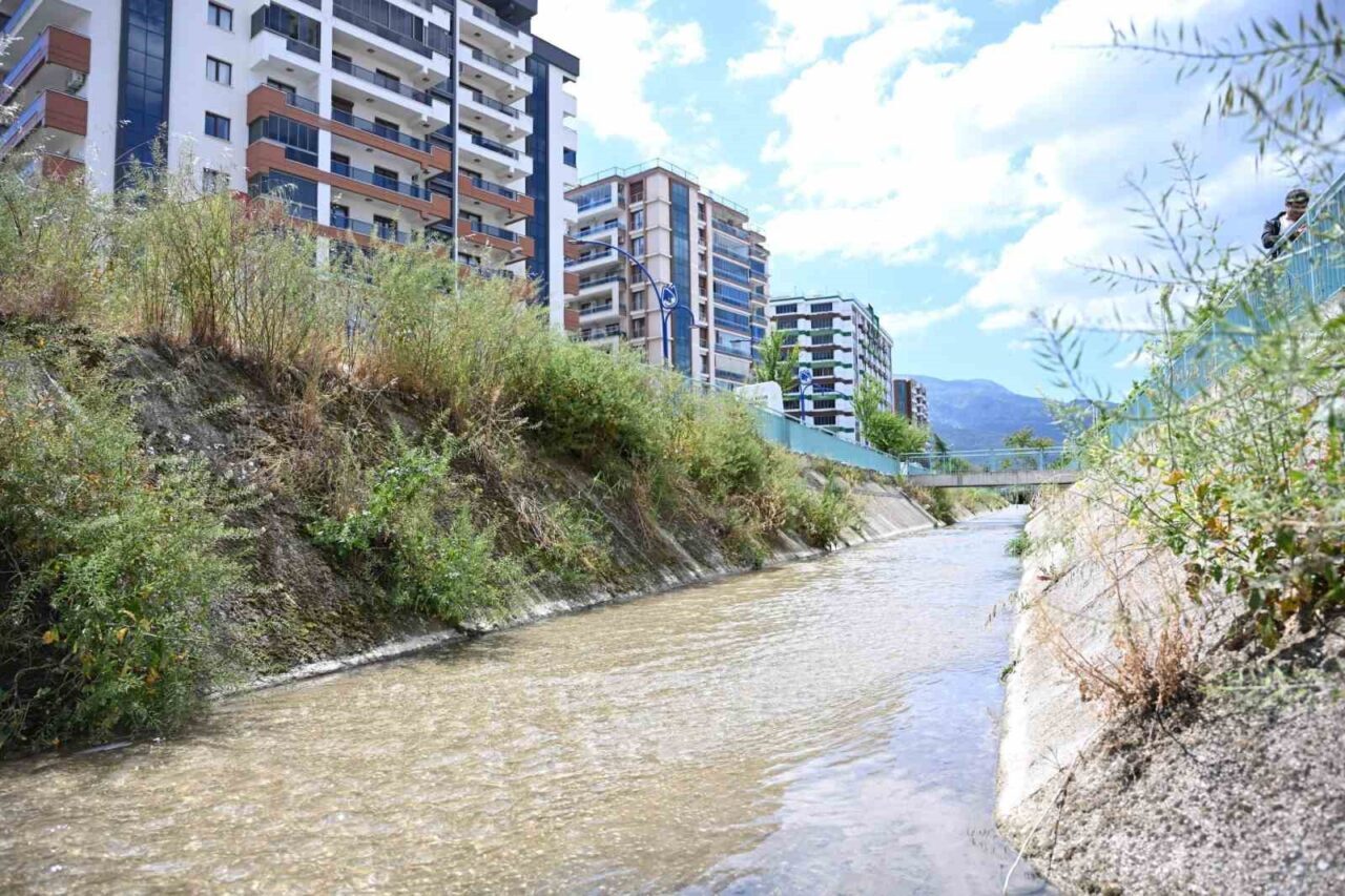MASKİ Genel Müdürlüğü, Yunusemre ilçesindeki Bozköy Deresi’nde başlattığı 8 kilometrelik