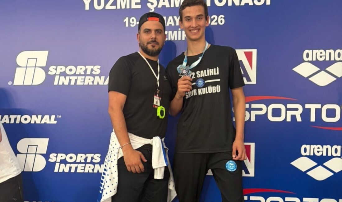 İzmir’de düzenlenen Türkiye Sportif Kulüpler Arası Uzun Kulvar Yüzme Şampiyonası’nda