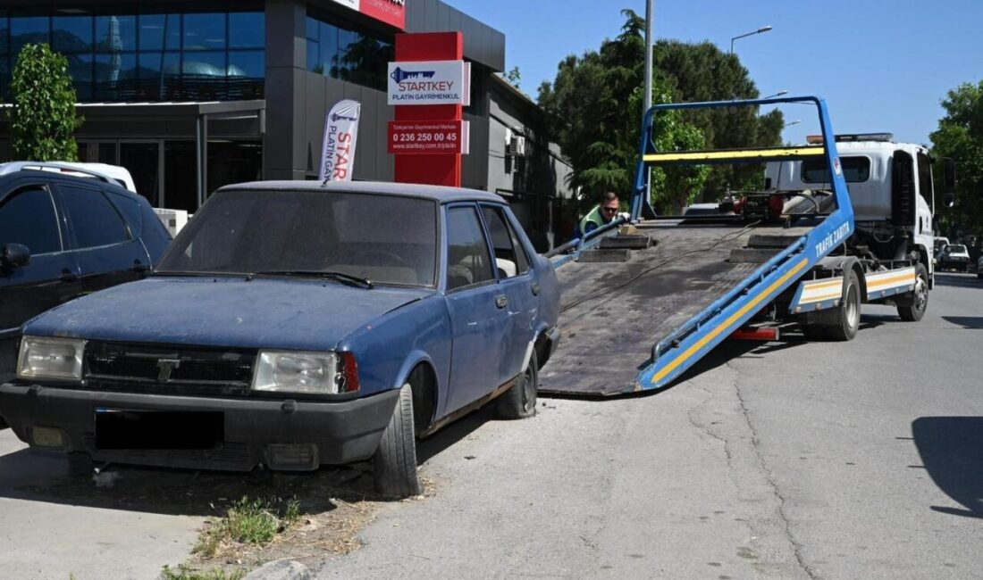 Manisa Büyükşehir Belediyesi, kent genelinde görüntü kirliliğine yol açan, trafik