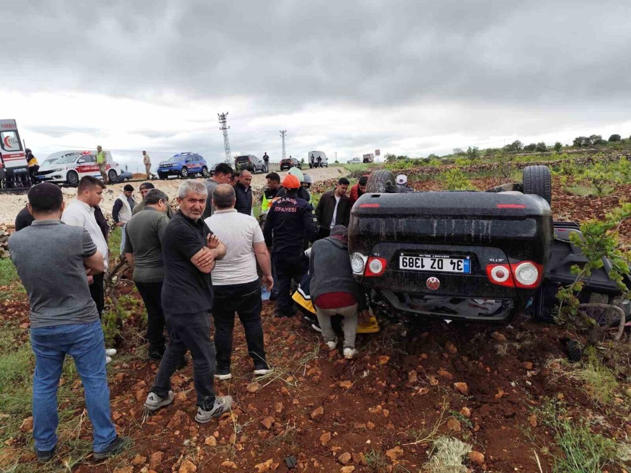 Mardin’in Ömerli ilçesinde otomobilin devrilmesi sonucu meydana gelen trafik kazasında