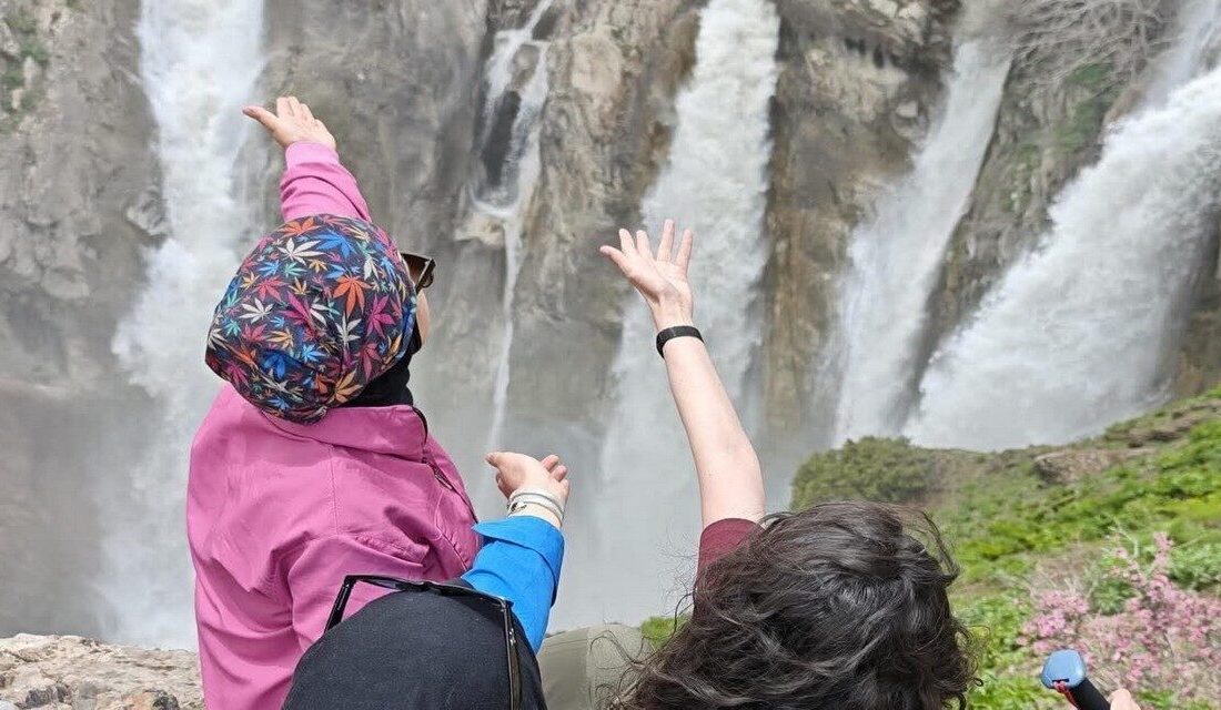 Hakkari’nin saklı doğa harikalarından biri olan Marinüs Şelalesi, baharın gelişiyle