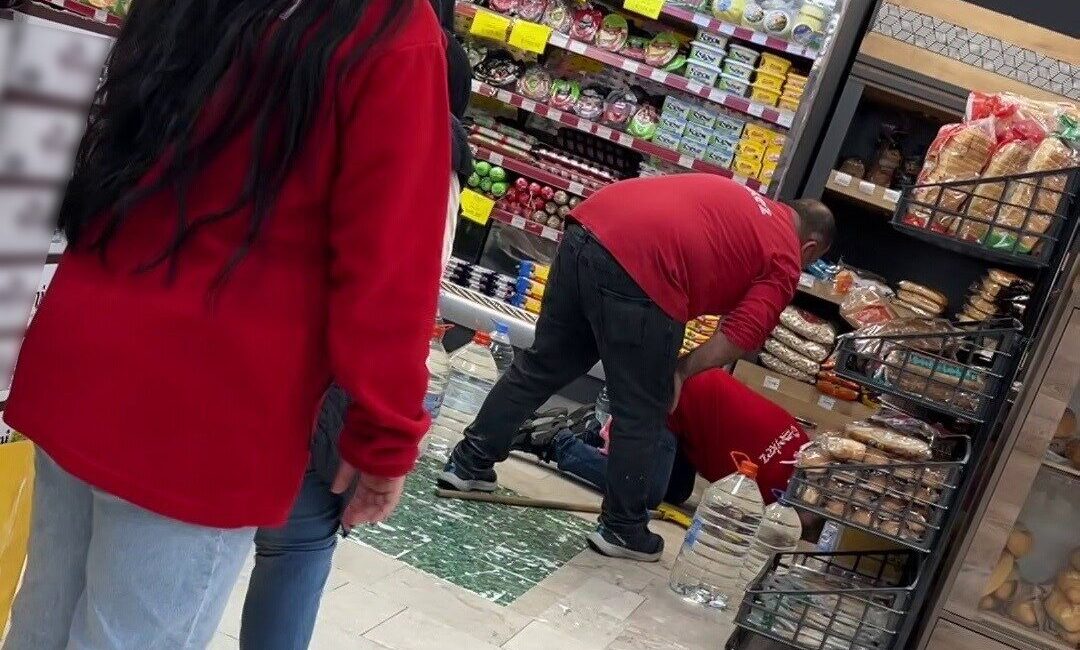 Hatay’da açık kapıyı fırsat bilerek markete giren fare, iş yeri