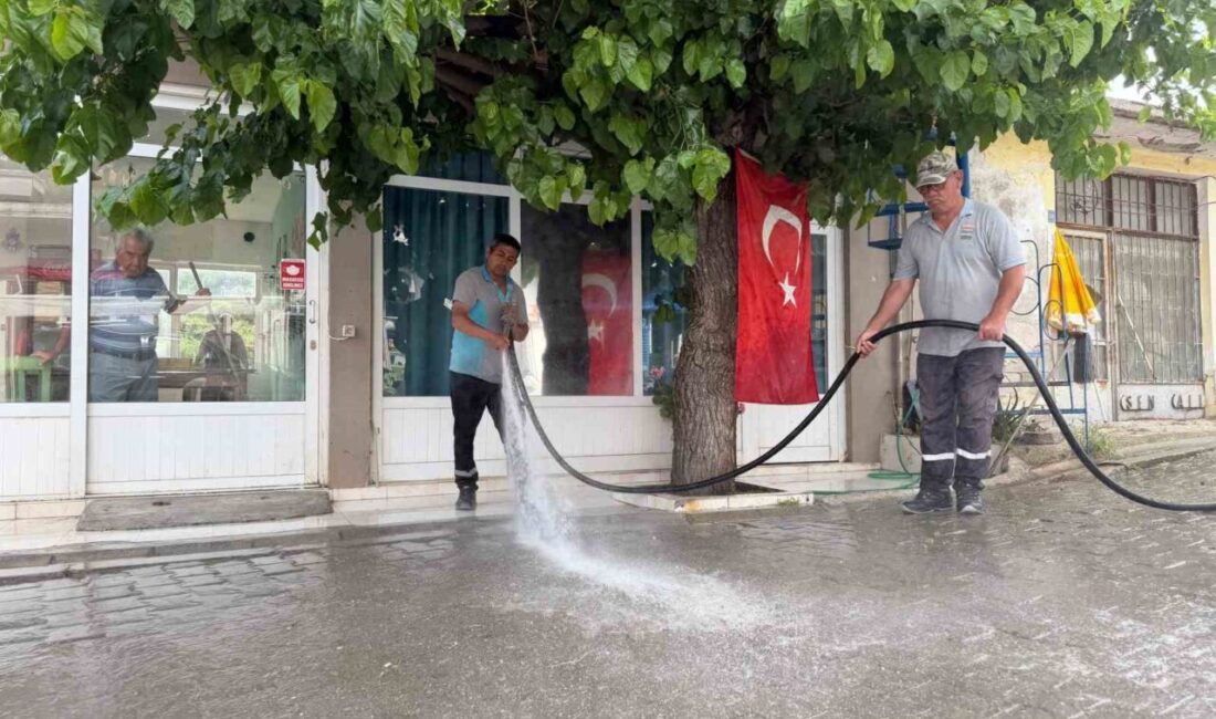 Marmaris Belediyesi, turistik mahallelerde kapsamlı bir temizlik çalışması gerçekleştiriyor. Temizlik