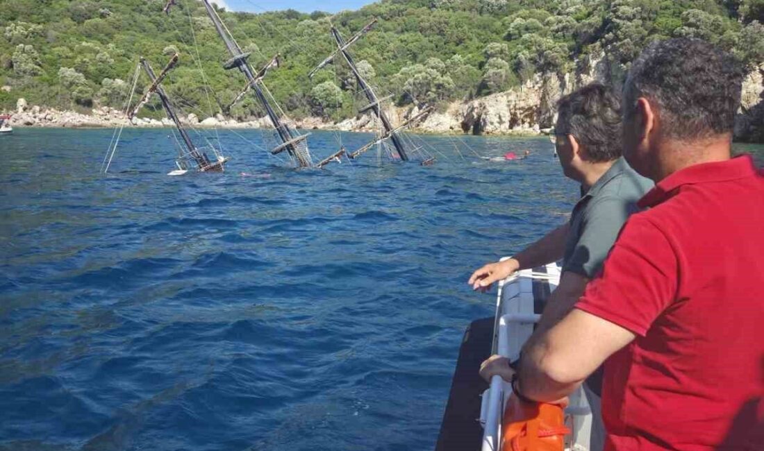 Muğla’nın Marmaris ilçesinde Akvaryum Koyu’nda batan gezi teknesindeki 110 yolcu,