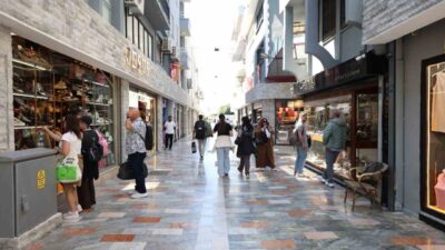 Marmaris Belediyesi’nin çarşıda gerçekleştirdiği dönüşüm çalışmaları meyvesini verdi. Yenilenen sokaklar,