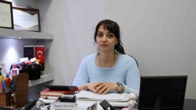 Sivas Belediyesi tesisinde kadınlara özel düzenlenen organizasyonda yemek masası üzerinde