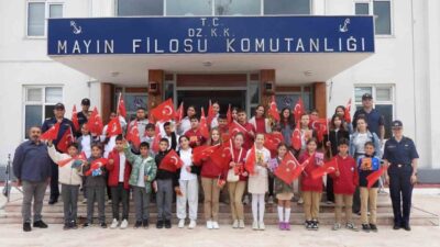 Balıkesir’in Erdek ilçesindeki Muzaffer Gürer Ortaokulu ve Karşıyaka Ortaokulu öğrencileri